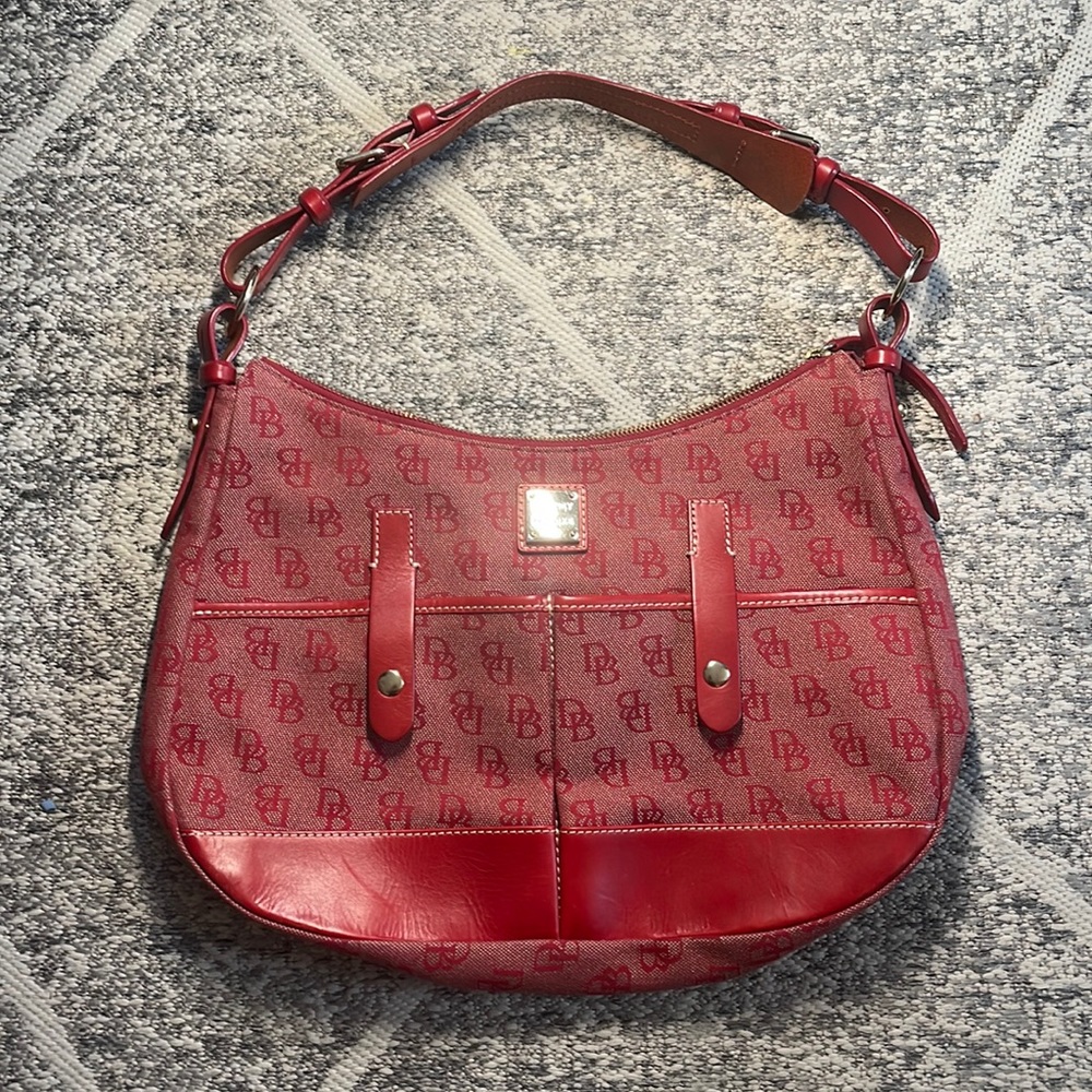 🌹Vintage Red Dooney & Bourke Shoulder bag ❤️